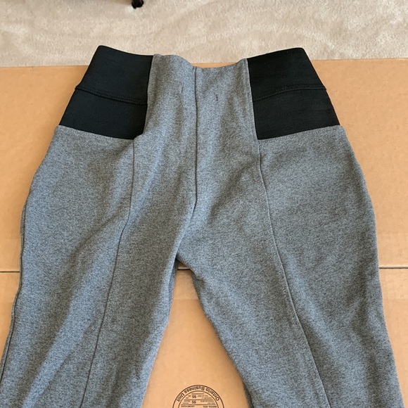 Guess dress pants size s barley worn - Picture 5 of 6